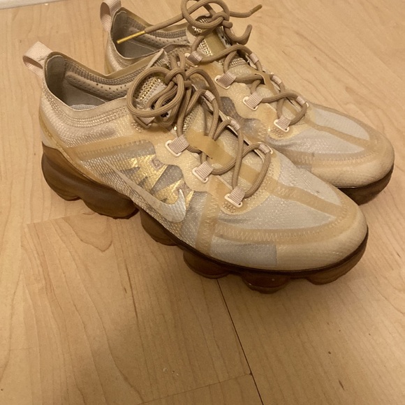 Nike gold vapormax!! - Picture 2 of 7